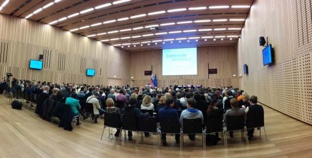 Statističnega dne na temo masivnih podatkov se je udeležilo 350 obiskovalcev iz Slovenije in tujine (foto: MC)